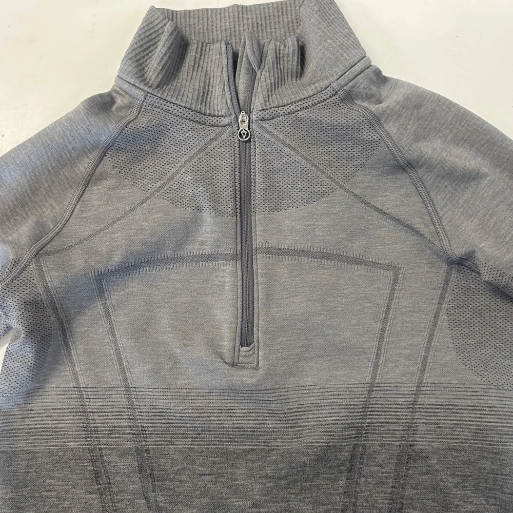 Ivivva Swiftly Tech 1/4 Zip Pullover Ombré Gray 10